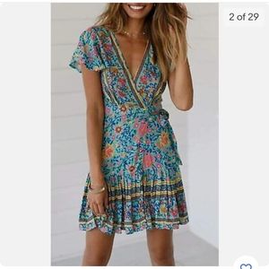 Zesica true wrap dress size s